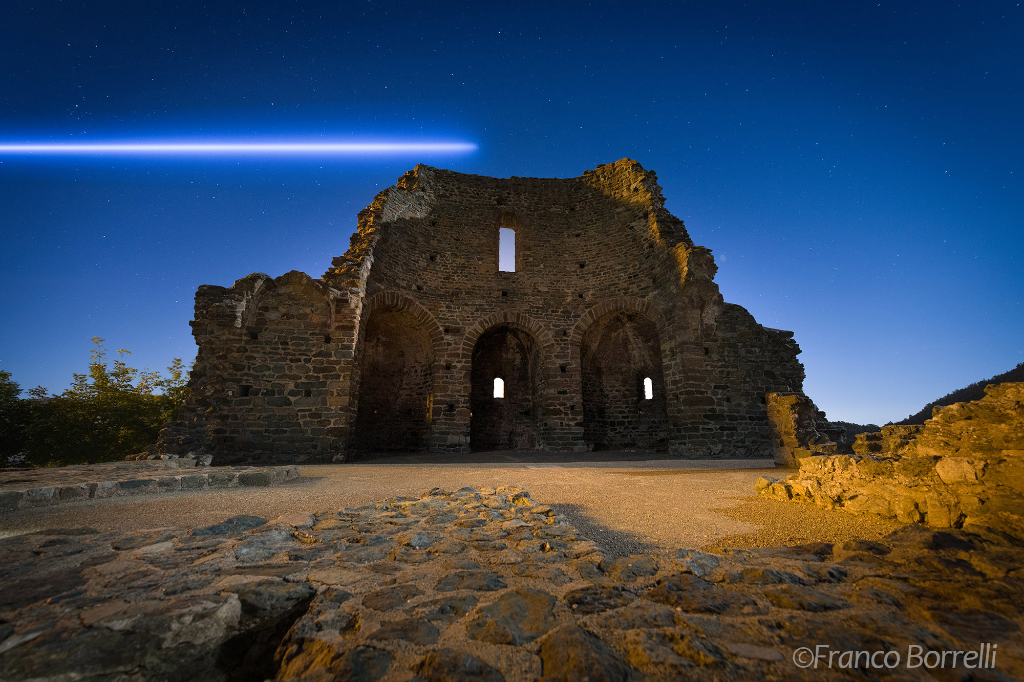 Una installazione visiva che rievoca un antico sapere